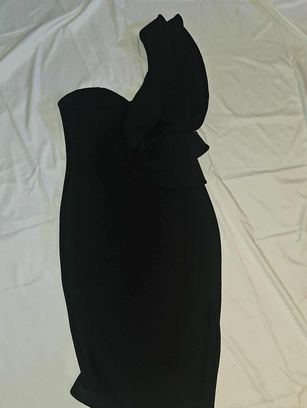 Source Unknown Black One-Shoulder Ruffle Sheath Dress